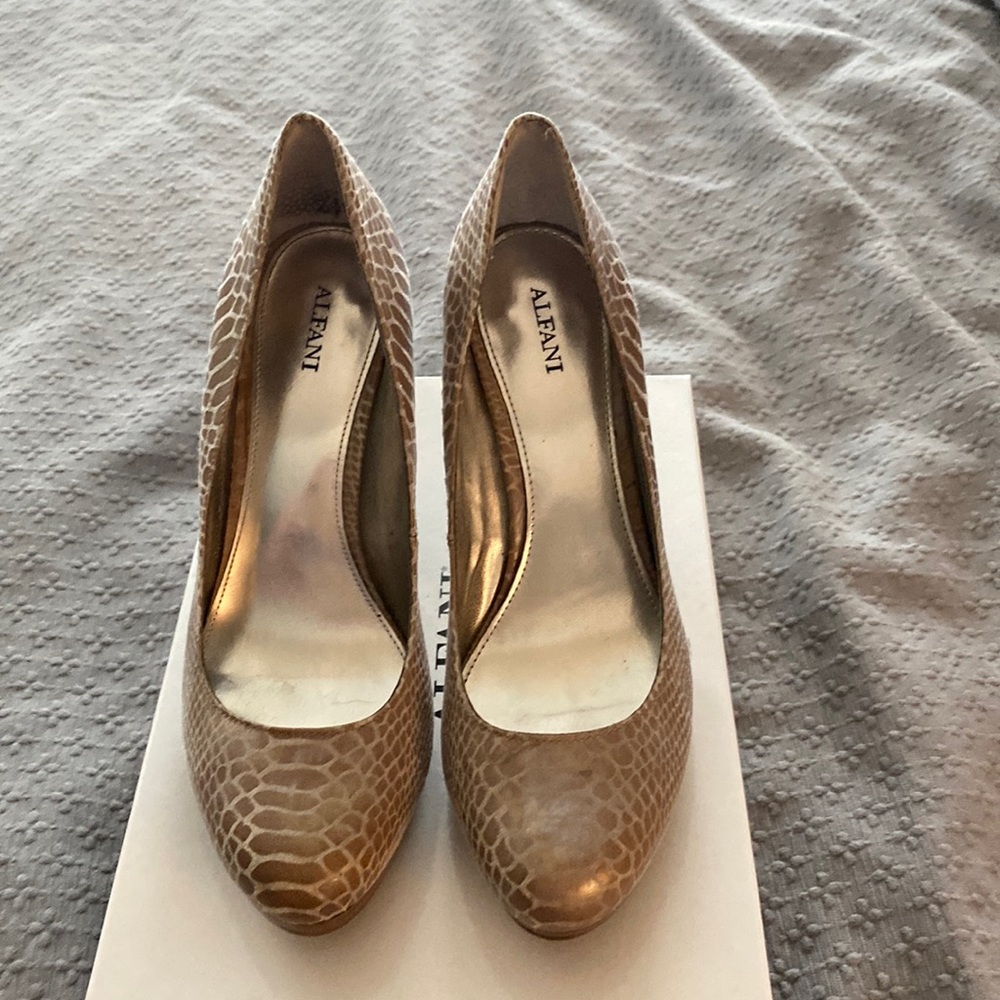 Beautiful Alfani Heels Dark Pearl.